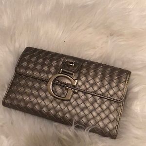 Guess wallet
